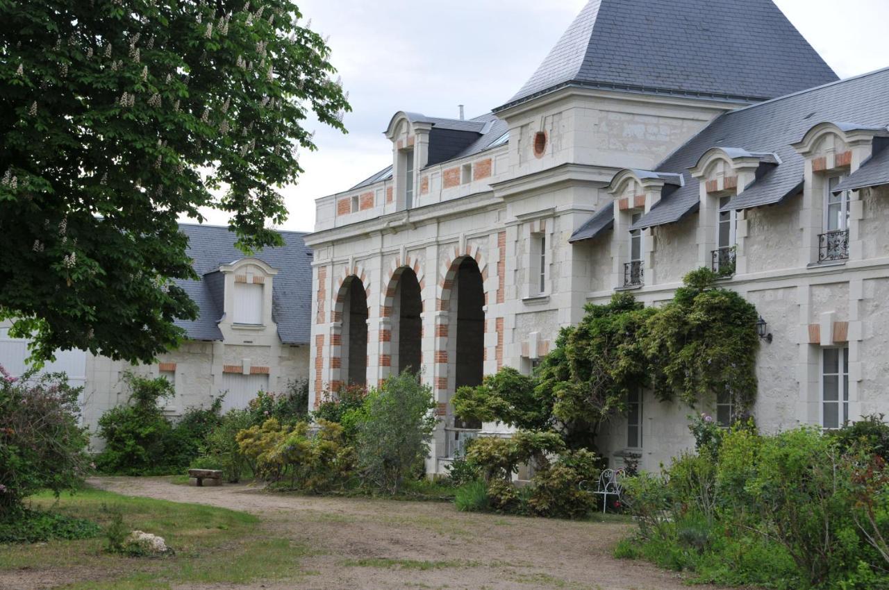 L'Orangerie Du Chateau - Le Nid - Gite 2 Personnes 阿洛讷河畔布兰 外观 照片